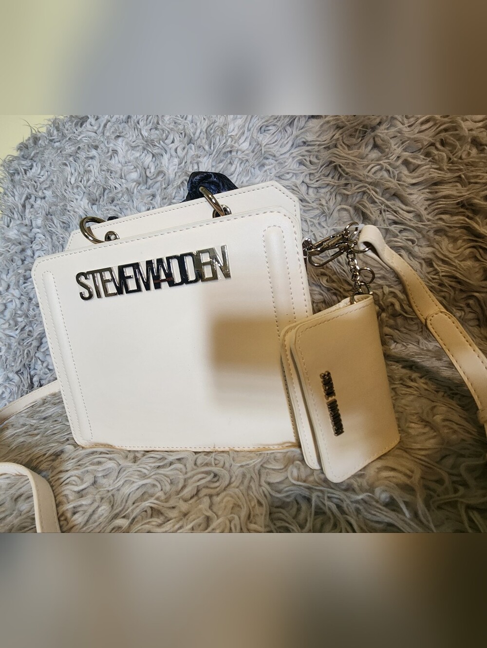 Steve Madden Bevelyn Purse- NWT- White Bag With Black Scarf - Picture 3 of 8